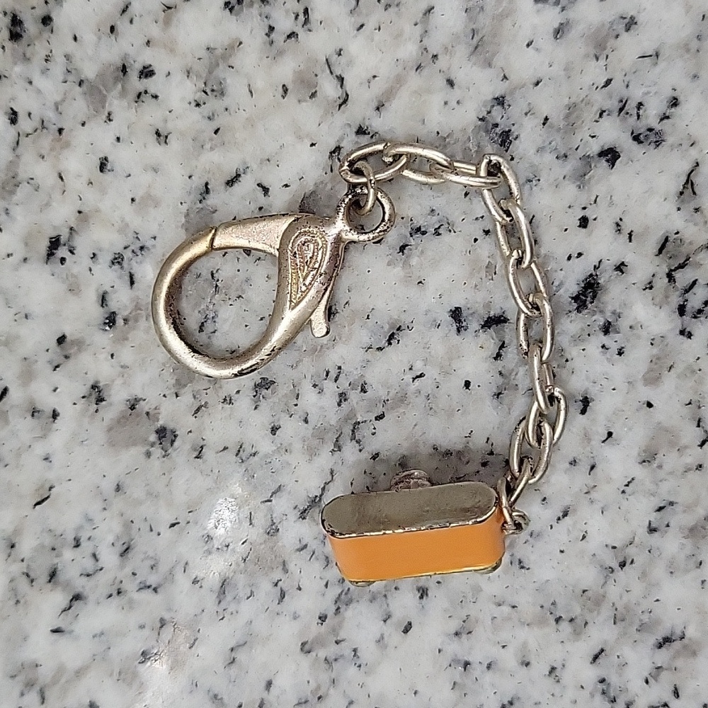 4 for $10 Camera Keychain - Picture 3 of 7